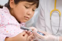Dấu hiệu nhận biết bé mắc bệnh tiểu đường
