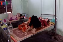 22 người ngộ độc sau dự tiệc khai trương nhà hàng