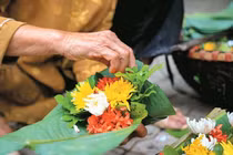 Không thể quên ký ức về những gói hoa Tết