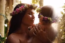 “Bộ ảnh mẹ con nàng tiên cá” đẹp như cổ tích