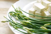 Tác dụng chữa mụn, giảm béo, ngừa ung thư của lá hẹ