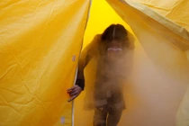 Trẻ em Nhật diễn tập chống động đất 