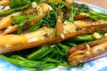 Rau muống xào ốc móng tay vừa ngon vừa lạ miệng