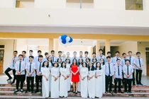 Điểm số “khủng” của lớp học toàn gái xinh gây choáng