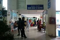 Trẻ nhỏ người lớn la liệt mắc thủy đậu ở Hà Nội