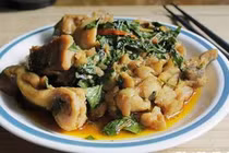 Đổi vị cho cả nhà với món gà rang lá lốt