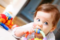 Những đồ vật thân thiết gieo mầm bệnh... đe dọa bé