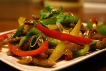 Tim lợn xào ớt chuông cực đơn giản