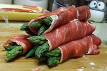 Bò cuộn măng tây ngon khó cưỡng