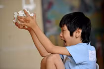 Các kỹ năng cần dạy con tự kỷ tại nhà