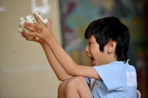 Các kỹ năng cần dạy con tự kỷ tại nhà