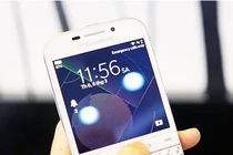 Cận cảnh đập hộp Blackberry Classic phiên bản trắng 