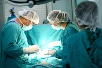 Bác sĩ treo cổ, tai biến... sau sự cố y khoa