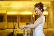 Sau khi sinh con thứ 3, Jennifer Phạm ngày càng quyến rũ