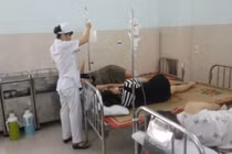 HP: Hàng chục người nghi bị ngộ độc thực phẩm khi ăn buffe