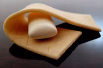 Thực phẩm nên hạn chế cho bé ăn ngày Tết