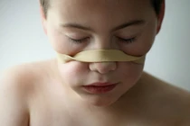 Góc nhìn buồn của những em bé tự kỷ