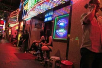 Bí ẩn trong khu phố đèn đỏ nổi tiếng ở Hong Kong 