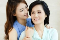 Hành động lạ của mẹ chồng khi phát hiện con dâu ngoại tình