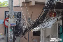 Hãi hùng người dân sống dưới "thòng lọng viễn thông" ở Sài Gòn