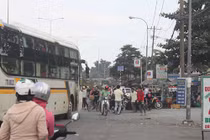 Đổ xô về quê ăn Tết sớm