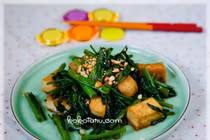 Rau muống om đậu phụ, món lạ dễ ăn 