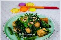Rau muống om đậu phụ, món lạ dễ ăn 