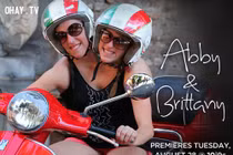 Cận cảnh cuộc sống kỳ diệu của cô gái hai đầu