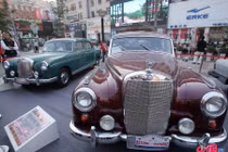 Choáng ngợp xế cổ "tấn công" Bắc Kinh