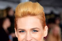 Những kiểu tóc các sao “cực bồ kết”