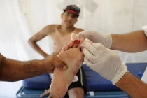 Xem cá Piranha “xẻo thịt” người