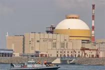 Nổ bom gần nhà máy hạt nhân, 6 người chết