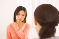 Chị dâu tốt bụng lộ mặt xấu xa