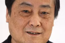 Tỷ phú bị chém đứt gân tay vì nhân viên "cuồng"