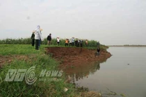 Cát tặc đánh chết người, dân nhấn chìm tàu