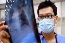 Ấm lòng nhật ký vào tâm dịch của bác sĩ “Húng Ngò”