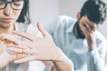 Dù đã ly dị một năm nhưng chồng cũ không chịu rời khỏi nhà