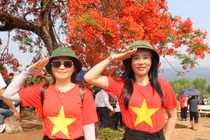 Bật khóc, tự hào với chiến thắng Điện Biên Phủ 