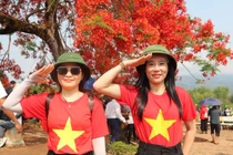 Bật khóc, tự hào với chiến thắng Điện Biên Phủ 