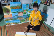 Huỳnh Thị Xậm: Nghị lực của nữ họa sĩ vẽ tranh bằng chân