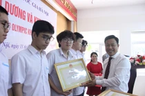 Tuyên dương 9 học sinh chuyên KHTN thi Olympic Quốc tế xuất sắc