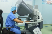 Robot cắt ung thư thận có chồi bướu trong tĩnh mạch chủ bụng