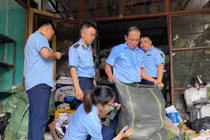 Thu giữ hàng chục nghìn sản phẩm livestream nghi là hàng giả