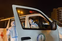 Bộ Y tế yêu cầu báo cáo tình hình nhân viên y tế nghỉ hoặc bỏ việc