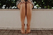 Vùng kín mọc mụn, cảnh báo bệnh gì?