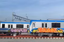 Metro số 1 TP HCM bị mất cắp thiết bị, toa tàu bị bôi bẩn