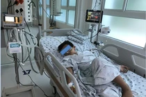 Nguy kịch vì sốt xuất huyết lại điều trị rối loạn tiêu hóa
