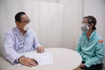 Đau nhói hạ sườn phải, sốt nhẹ, vàng da, cảnh báo u gan