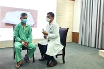 Nuốt đau, khàn tiếng vì xương cá diêu hồng mắc vào dây thanh