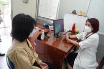 Nhiễm độc kim loại nặng từ thuốc Nam điều trị viêm cột sống 